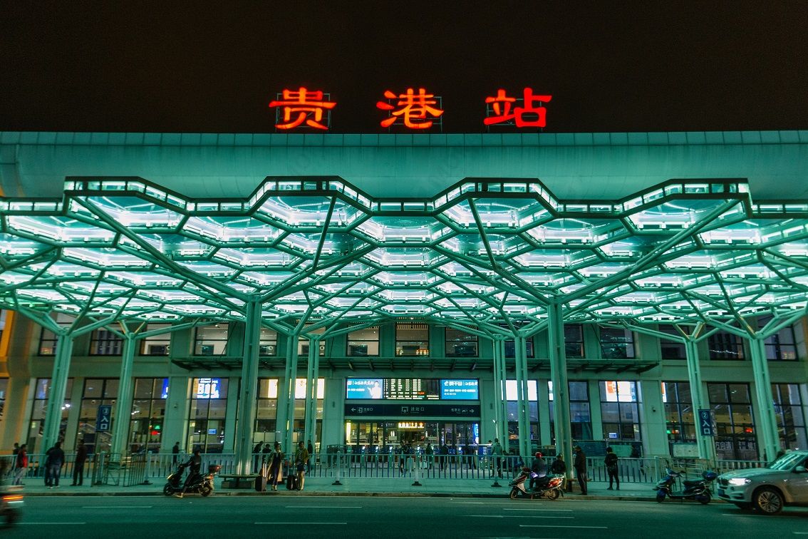 贵港高铁站广场ETFE膜结构雨棚